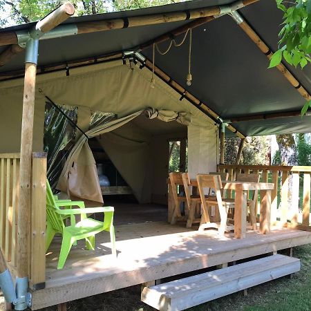 Hotel Camping Le Mondou Saint-Julien-de-Lampon Esterno foto
