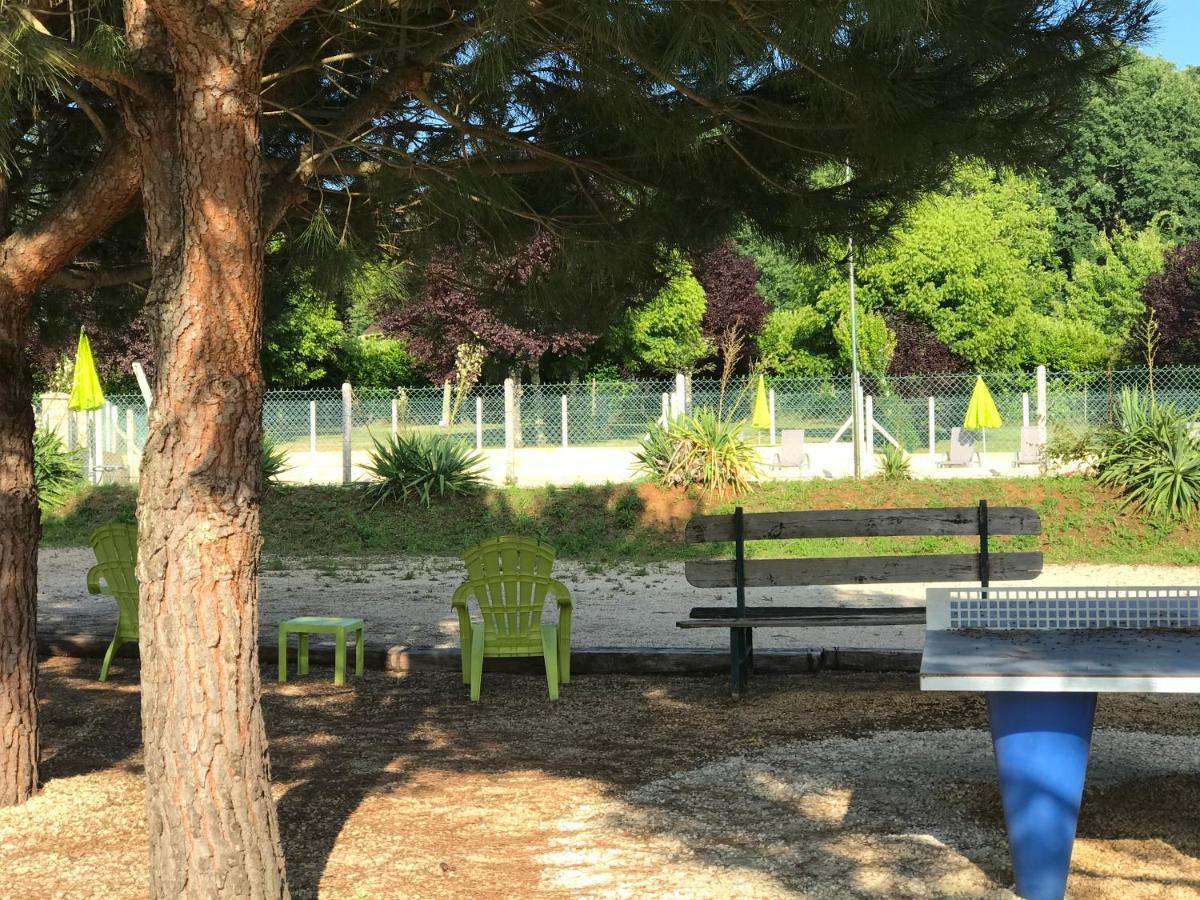 Camping Le Mondou Saint-Julien-de-Lampon Esterno foto