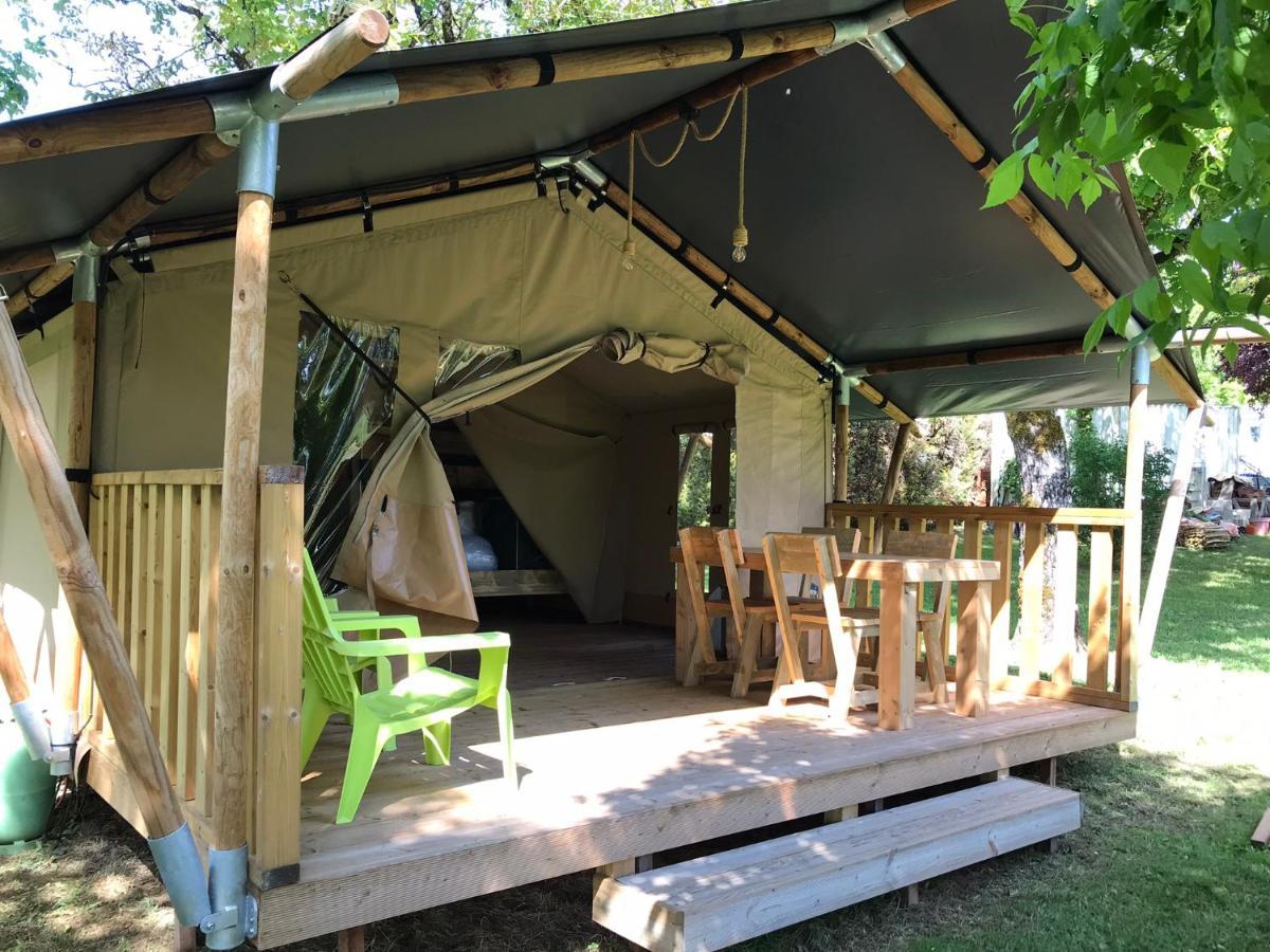 Hotel Camping Le Mondou Saint-Julien-de-Lampon Esterno foto